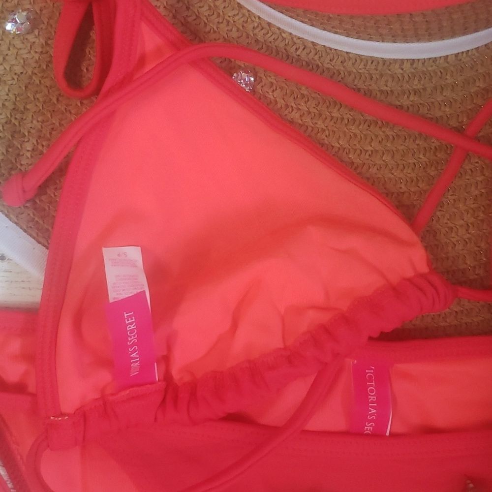 Victorias Secret String Bikini - Picture 4 of 6